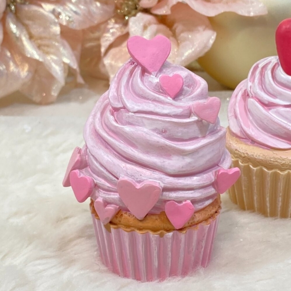 🧁▪️ Cupcakes & Cashmere▪️ Set Of 3 Cupcakes Valentine’s Day Decorational - Picture 4 of 7